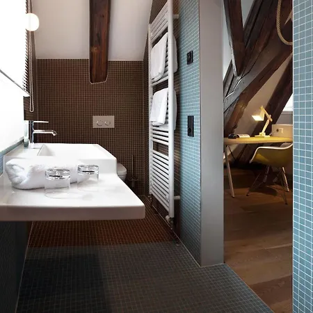 Scholl Otel